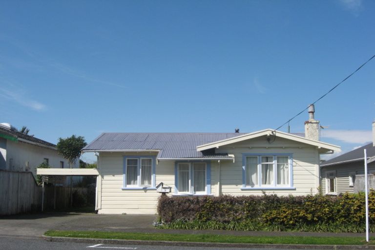 Photo of property in 9 Bulteel Street, New Plymouth, 4310