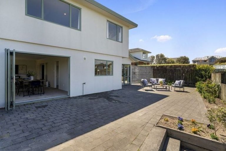 Photo of property in 5 Padstow Place, Camborne, Porirua, 5026