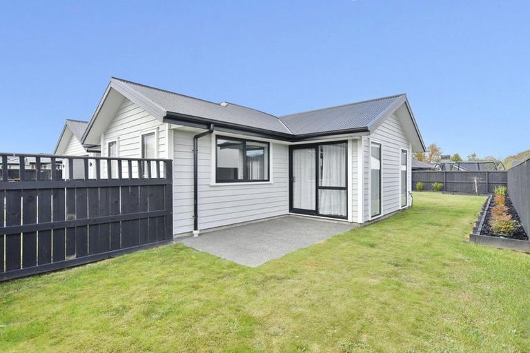 Photo of property in 11 Saint James Place, Rangiora, 7400