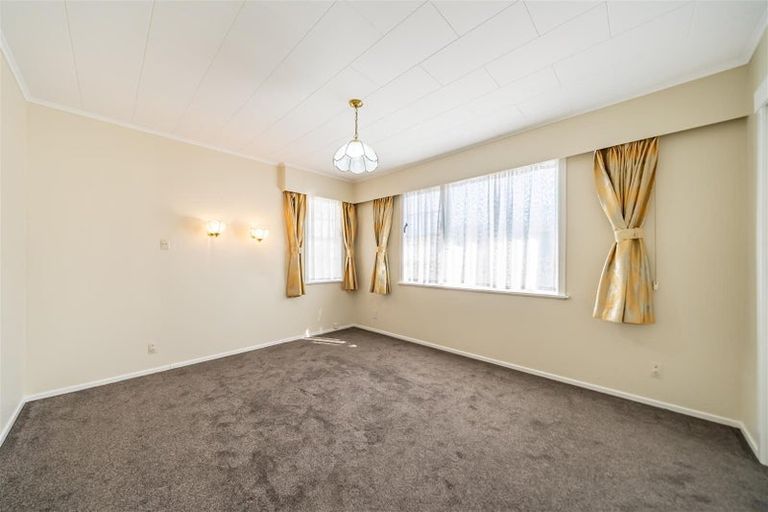 Photo of property in 24 Cypress Drive, Maungaraki, Lower Hutt, 5010