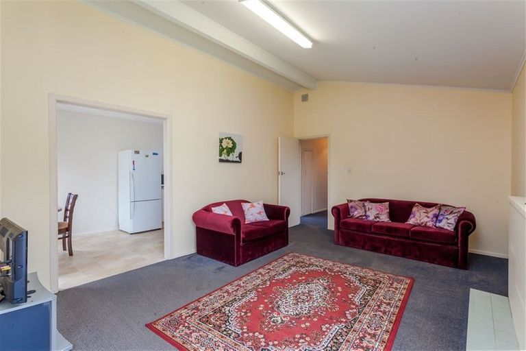 Photo of property in 21 Normandy Place, Henderson, Auckland, 0610