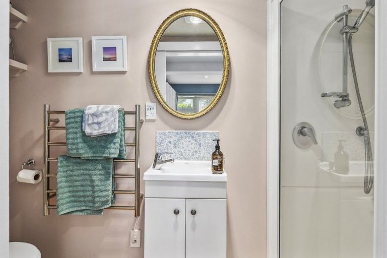 Photo of property in 96 Tio Tio Road, Seatoun, Wellington, 6022