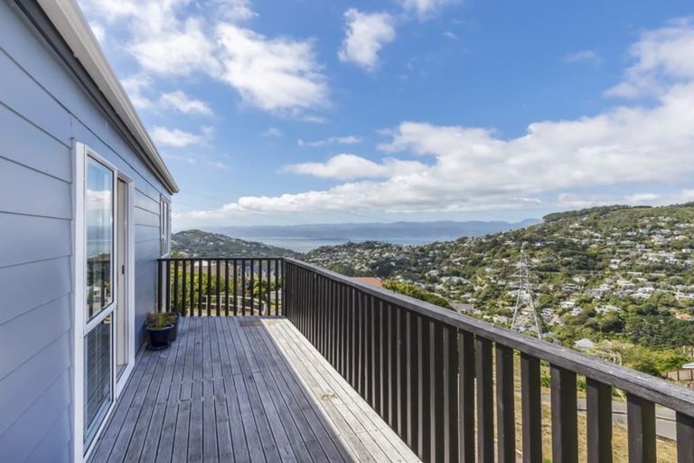 Photo of property in 1 Chequers Way, Crofton Downs, Wellington, 6035