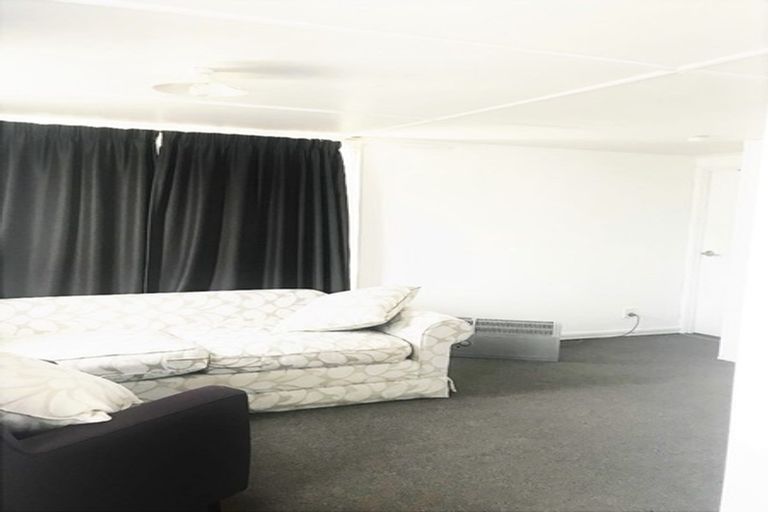 Photo of property in 39a Forrest Hill Road, Milford, Auckland, 0620