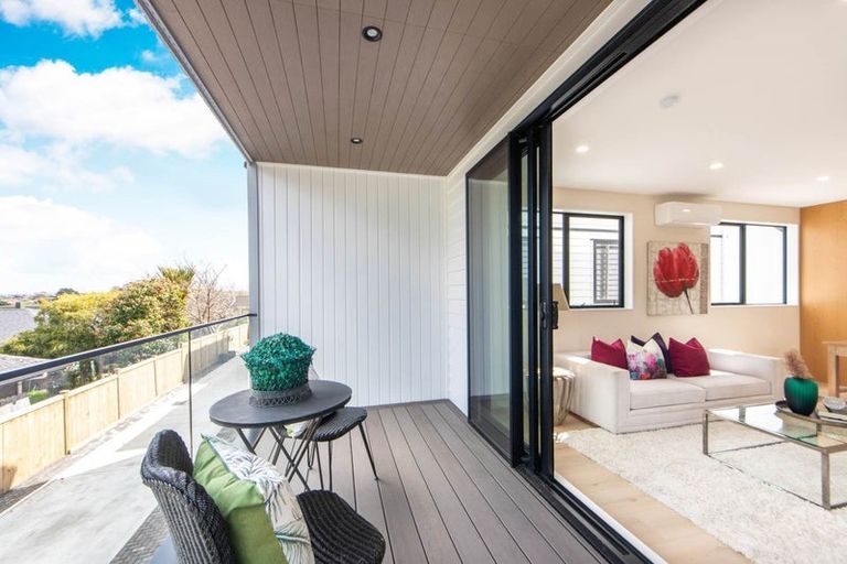 Photo of property in 283a Bucklands Beach Road, Bucklands Beach, Auckland, 2012