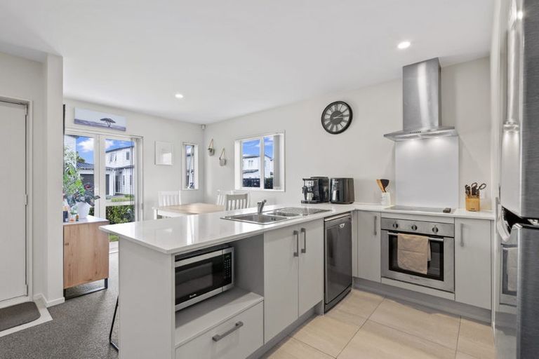 Photo of property in 8 Divide Loop, Takanini, 2112