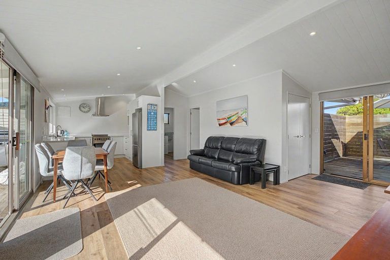 Photo of property in 17 Mccall Avenue, Pauanui, Hikuai, 3579