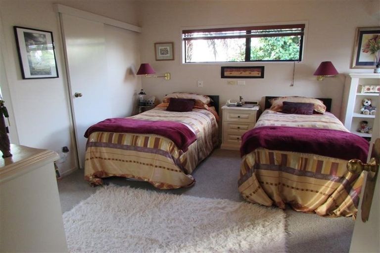 Photo of property in 2/36 Orchard Road, Waiake, Auckland, 0630