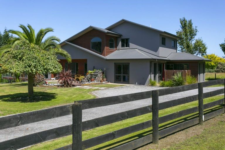 Photo of property in 4/864 Whangamata Road, Kinloch, Taupo, 3377