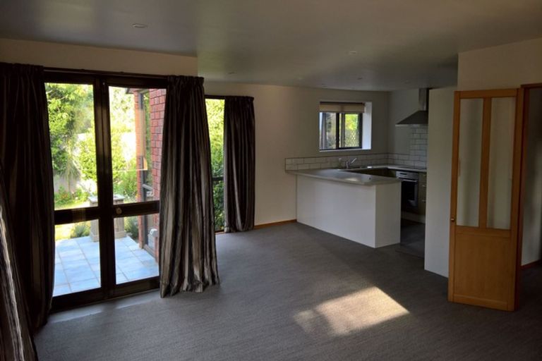 Photo of property in 2/40 Windermere Road, Papanui, Christchurch, 8053