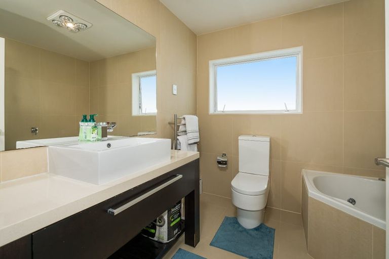 Photo of property in 90 Oakway Drive, Schnapper Rock, Auckland, 0632