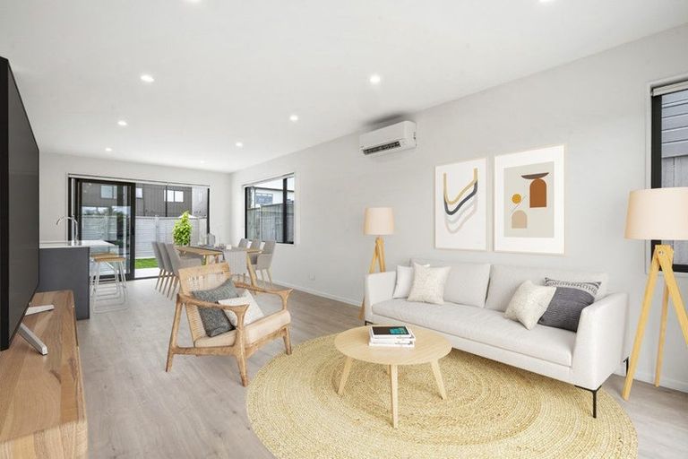 Photo of property in 4 Park Green Avenue, Rosehill, Papakura, 2113