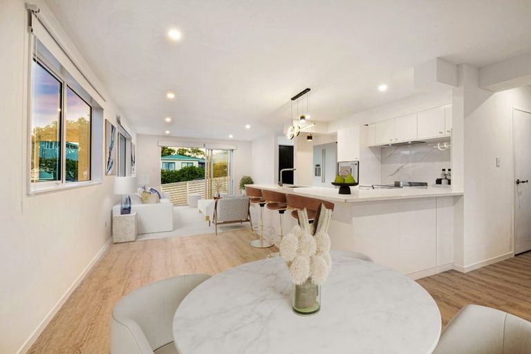 Photo of property in 2a Northgrove Avenue, Hillcrest, Auckland, 0627