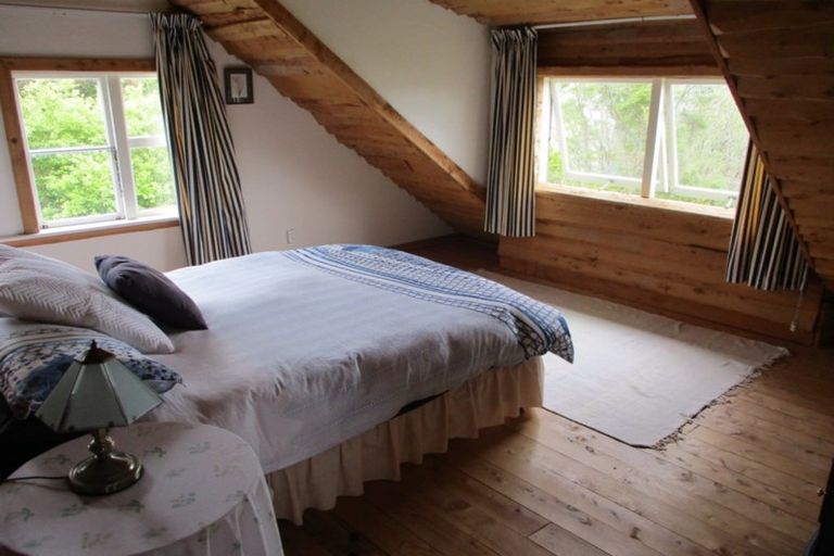 Photo of property in 19 Ivy Terrace, Moana, 7872