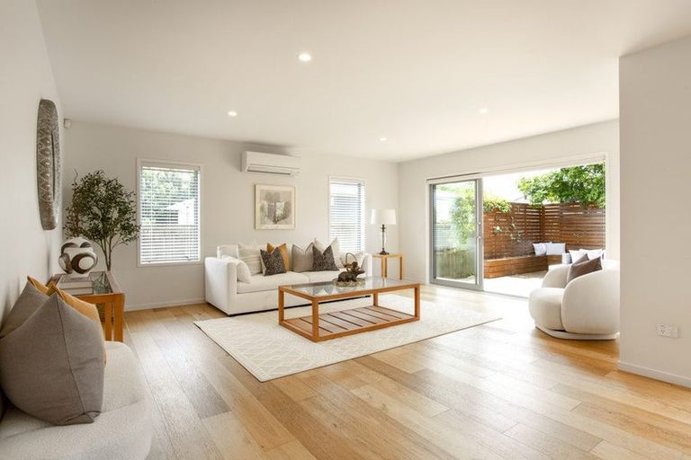 Photo of property in 89 Taikata Road, Te Atatu Peninsula, Auckland, 0610