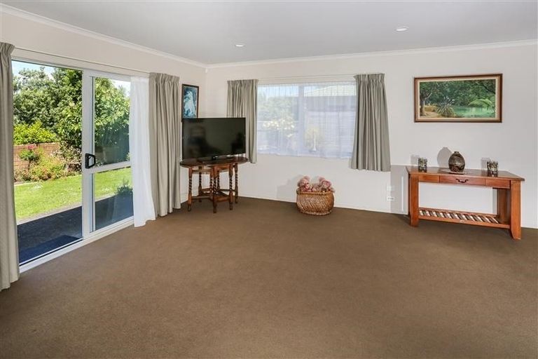 Photo of property in 4/8 Village Place, Tuakau, 2121