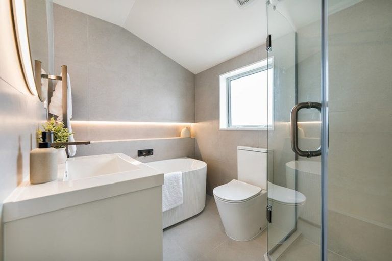 Photo of property in 6d Law Street, Torbay, Auckland, 0630