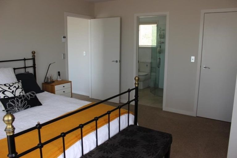 Photo of property in 28b Bevyn Street, Castor Bay, Auckland, 0620