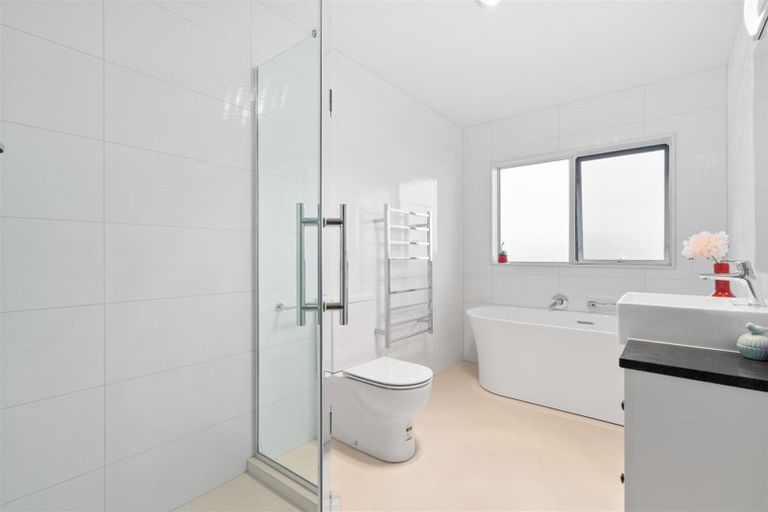 Photo of property in 12 Rauaruhe Road, Karaka, Papakura, 2113