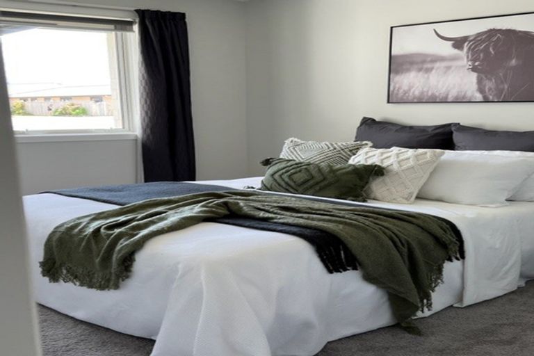 Photo of property in 28 Feist Street, Carterton, 5713