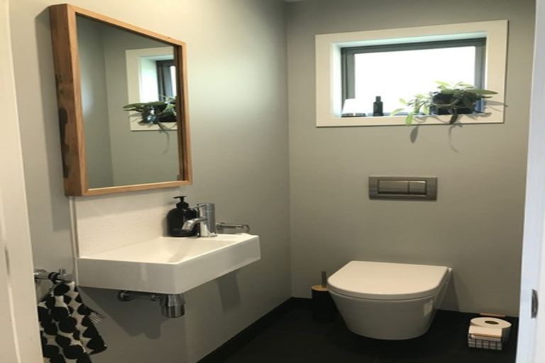 Photo of property in 39a Mantell Street, Seatoun, Wellington, 6022