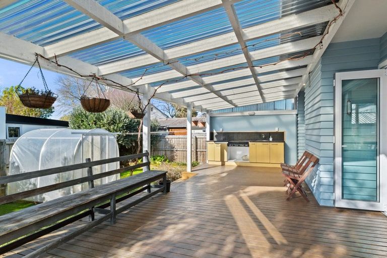 Photo of property in 16 Kotare Street, Fendalton, Christchurch, 8041