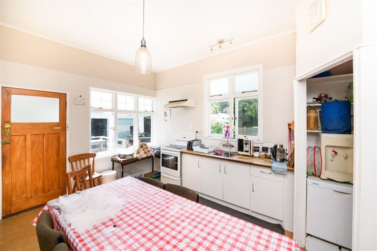 Photo of property in 14 Hunia Street, Marton, 4710