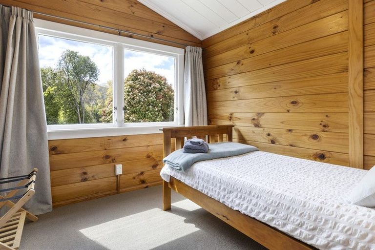 Photo of property in 19 Kinloch Road, Kinloch, Taupo, 3377