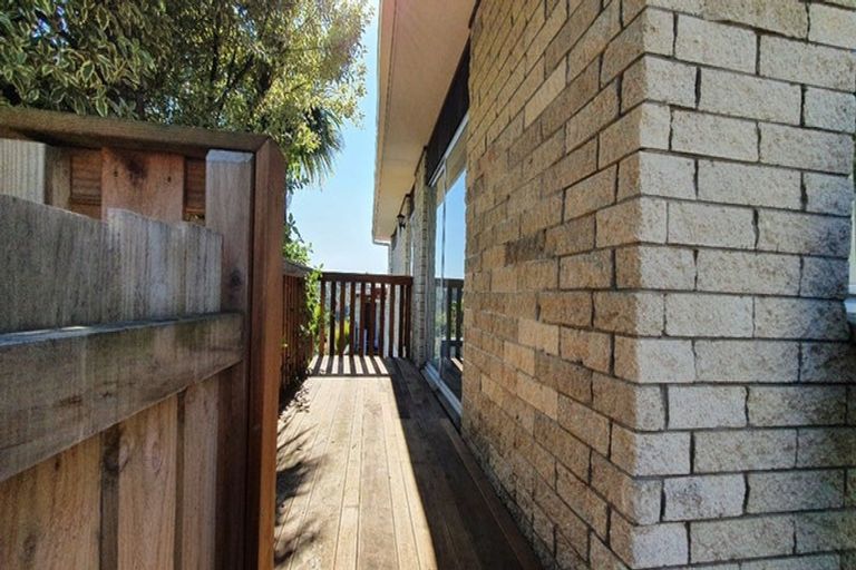 Photo of property in 2/9 Lingham Crescent, Torbay, Auckland, 0630