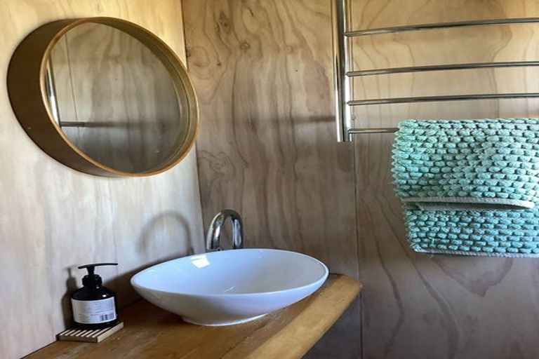 Photo of property in 5 Kitchener Street, Te Horo Beach, Otaki, 5581