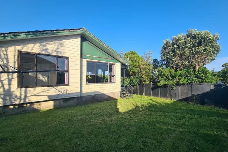 Photo of property in 64 Cypress Drive, Maungaraki, Lower Hutt, 5010