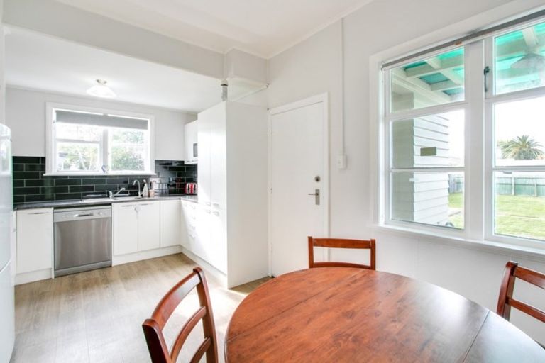 Photo of property in 48 Bedford Road, Marewa, Napier, 4110