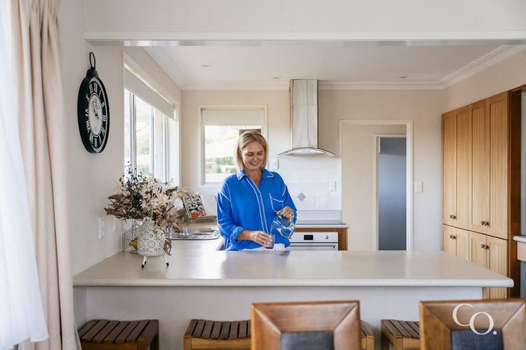 Photo of property in 10 Andrew Place, Otumoetai, Tauranga, 3110