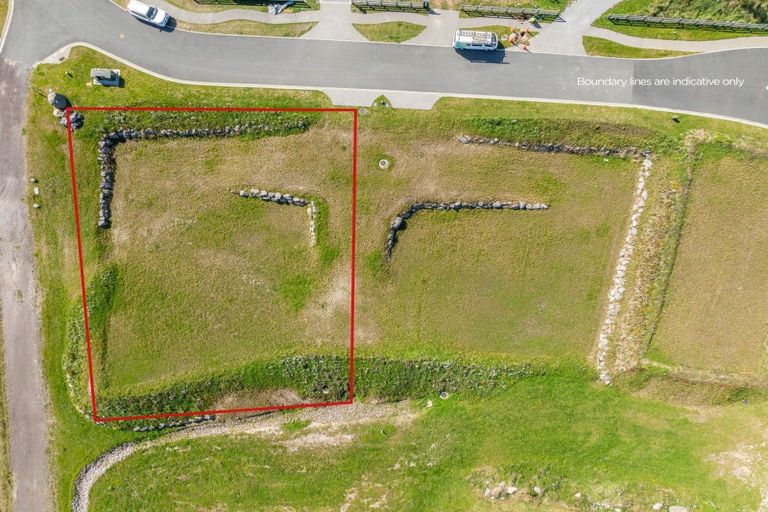 Photo of property in 2 Glendas Way, Acacia Bay, 3385