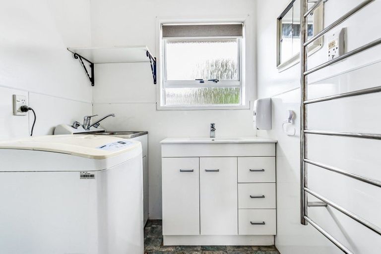 Photo of property in 8b Dovedale Place, Dinsdale, Hamilton, 3204