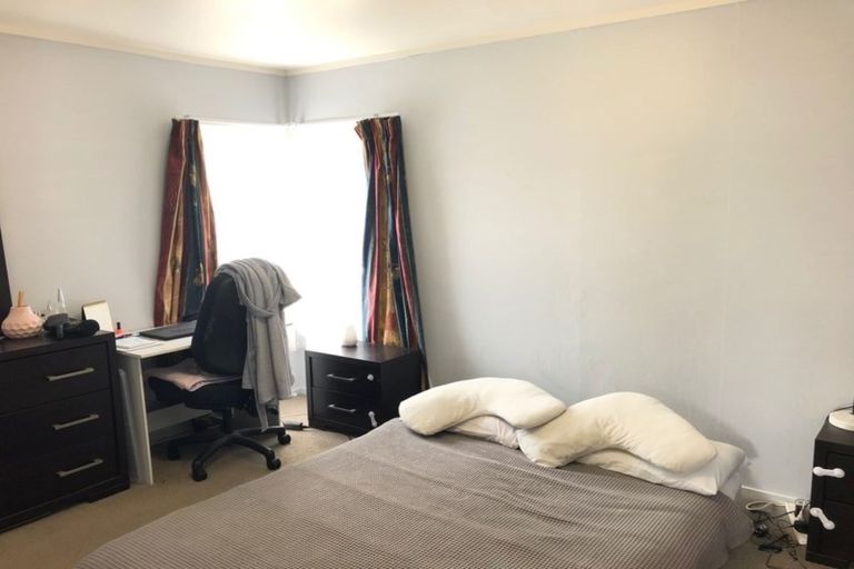 Photo of property in 1/11 Ballater Place, Highland Park, Auckland, 2010