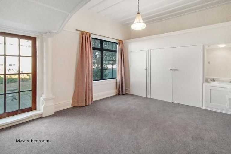 Photo of property in 531 Marine Parade, Napier South, Napier, 4110