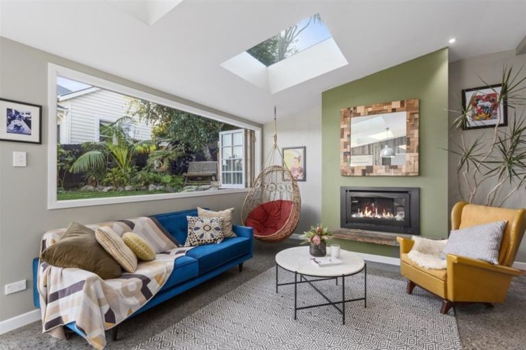 Photo of property in 200 Queen Street, Northcote Point, Auckland, 0627