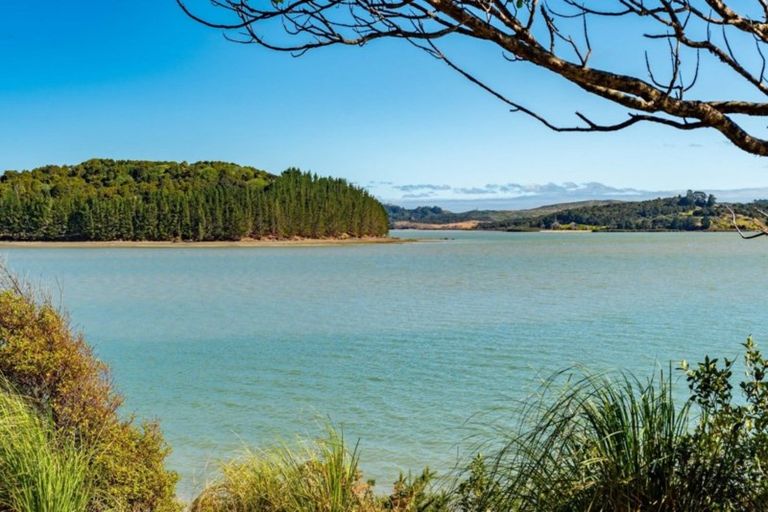 Photo of property in 467 Heatley Road, Whakapirau, Maungaturoto, 0583