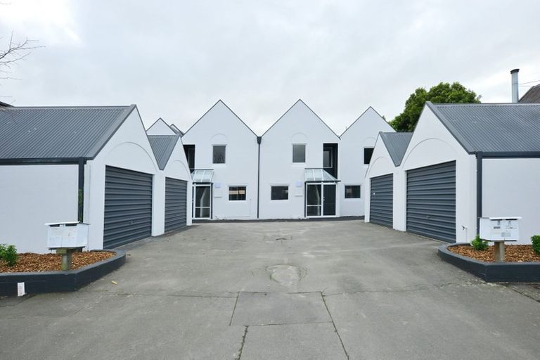 Photo of property in 4/241 Kilmore Street, Christchurch Central, Christchurch, 8011