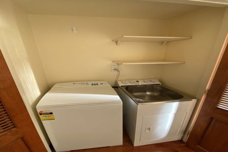 Photo of property in 1/58 Brougham Street, Mount Victoria, Wellington, 6011