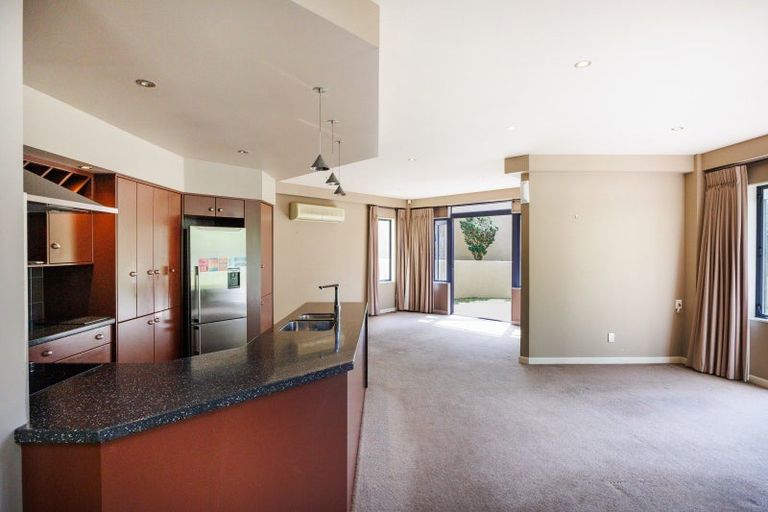 Photo of property in 5 The Oaks, Awapuni, Palmerston North, 4412