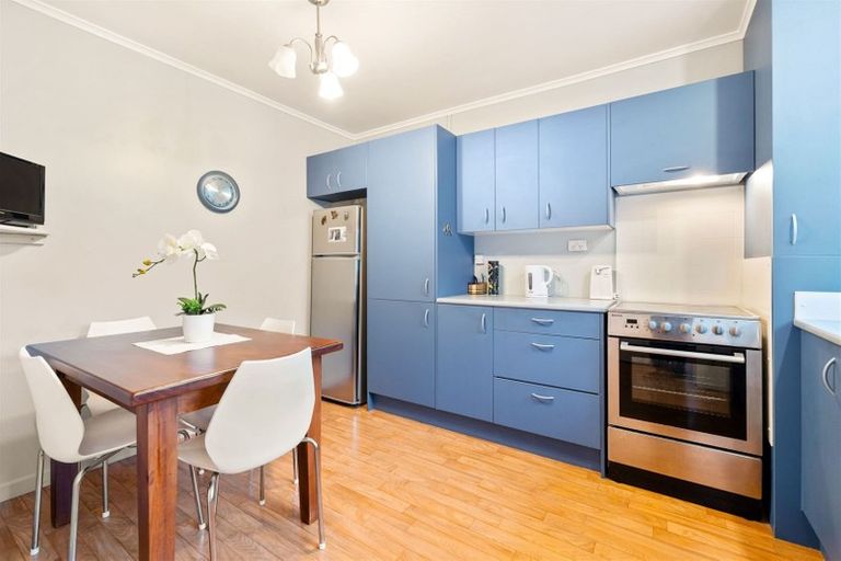 Photo of property in 58 Royal Road, Massey, Auckland, 0614