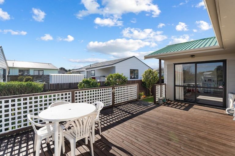 Photo of property in 15 Pukeko Street, Paraparaumu, 5032