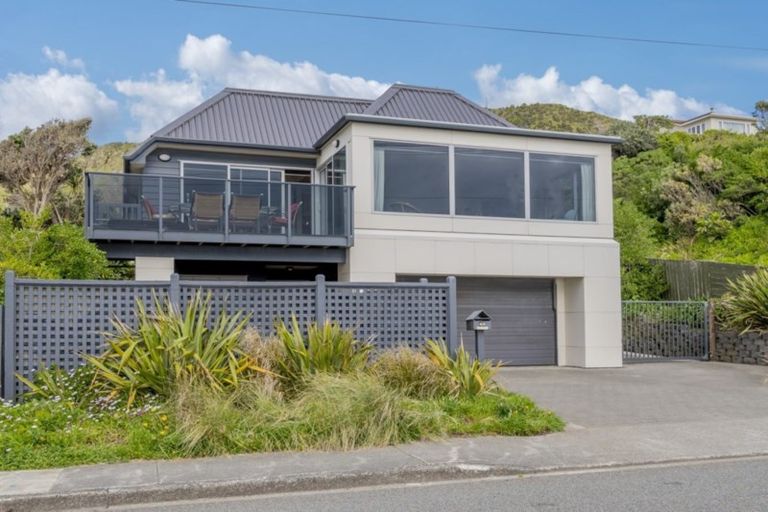 Photo of property in 48 The Parade, Paekakariki, 5034
