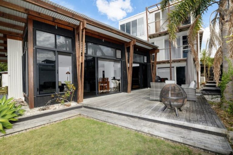 Photo of property in 1225 Papamoa Beach Road, Papamoa Beach, Papamoa, 3118