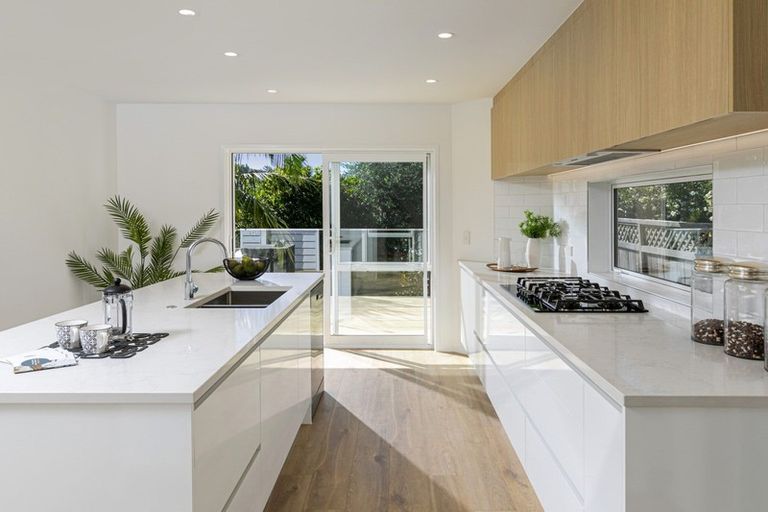 Photo of property in 11a Langana Avenue, Browns Bay, Auckland, 0630