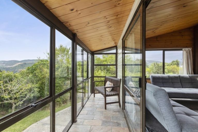 Photo of property in 22 Whitechapel Grove, Stokes Valley, Lower Hutt, 5019