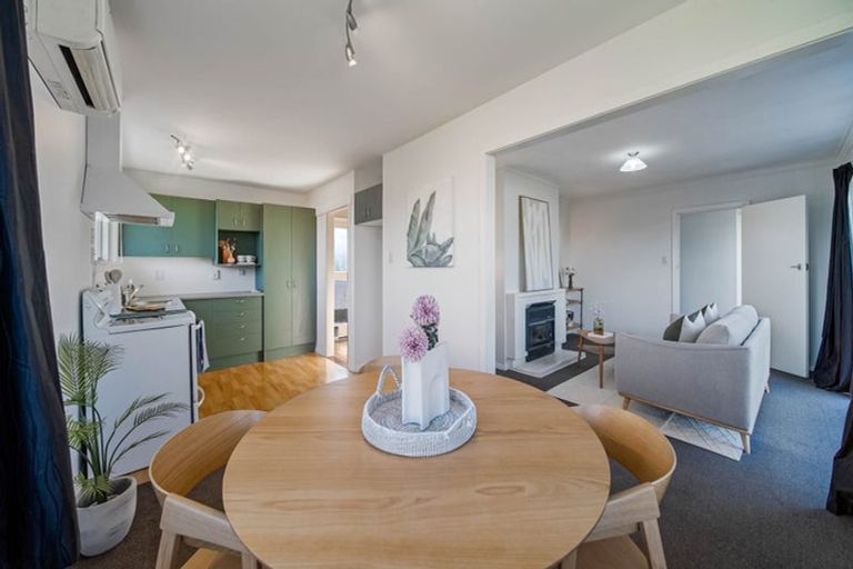 Photo of property in 64 Farquhars Road, Redwood, Christchurch, 8051