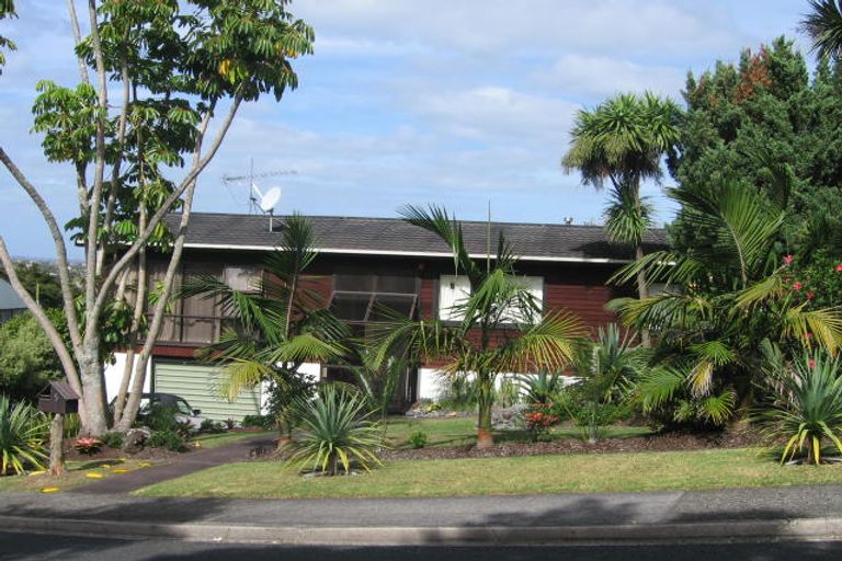 Photo of property in 5 Odette Road, Totara Vale, Auckland, 0629